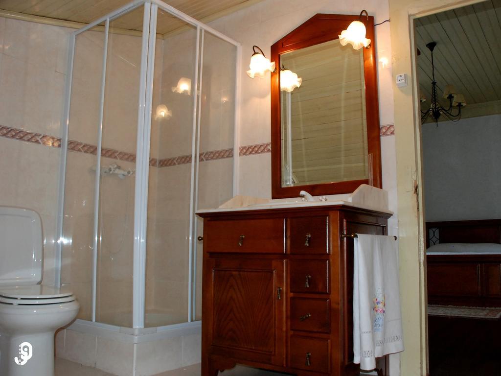Quinta Dos Barbas Pensionat Oliveira do Hospital Rum bild